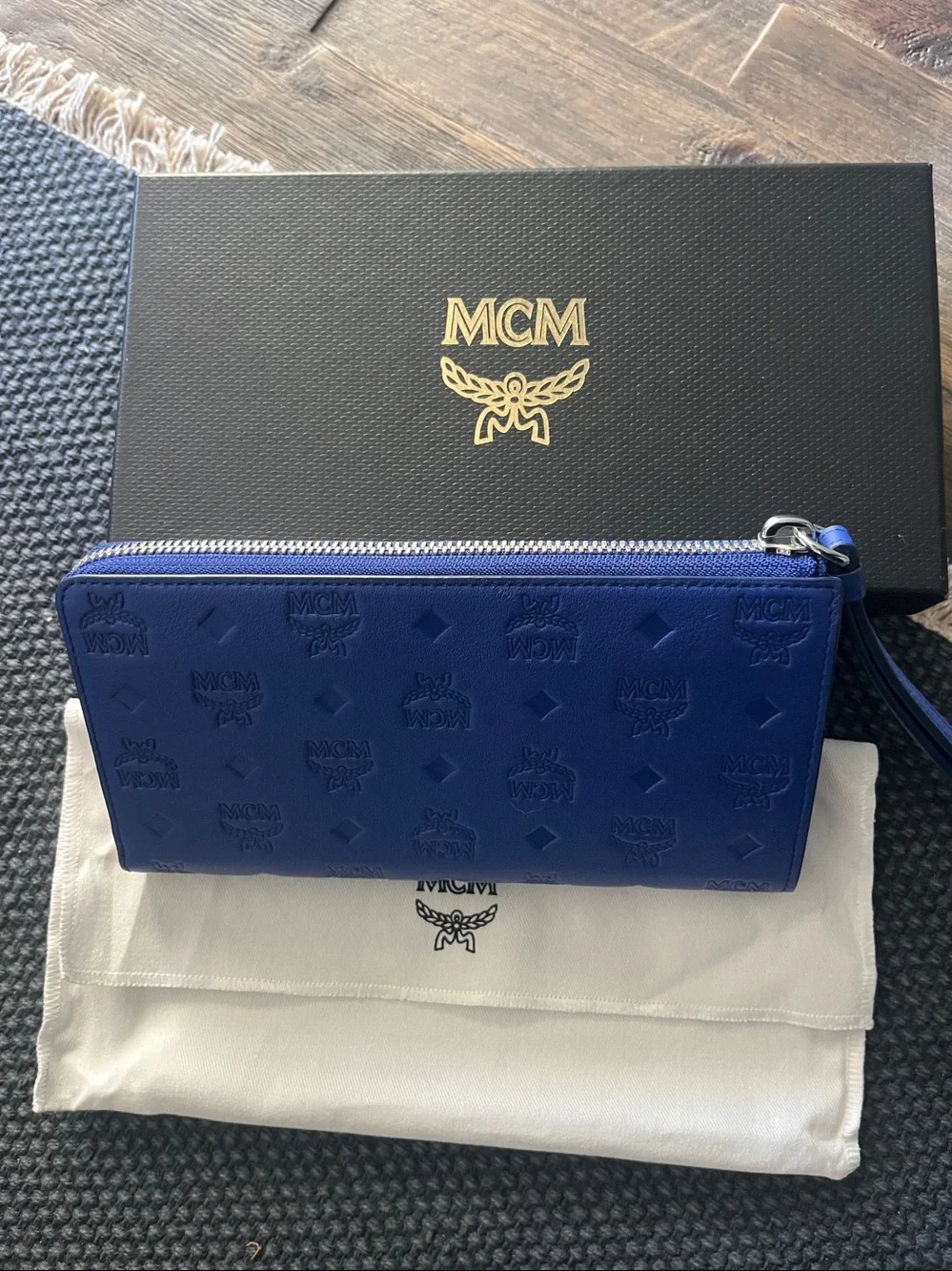 MCM Aren Zip Around Large Wallet -New - Picture 9 of 17